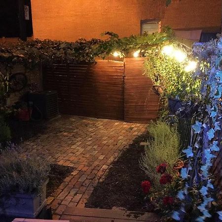 Love-Nest With Private Hot Tub Toronto Zewnętrze zdjęcie