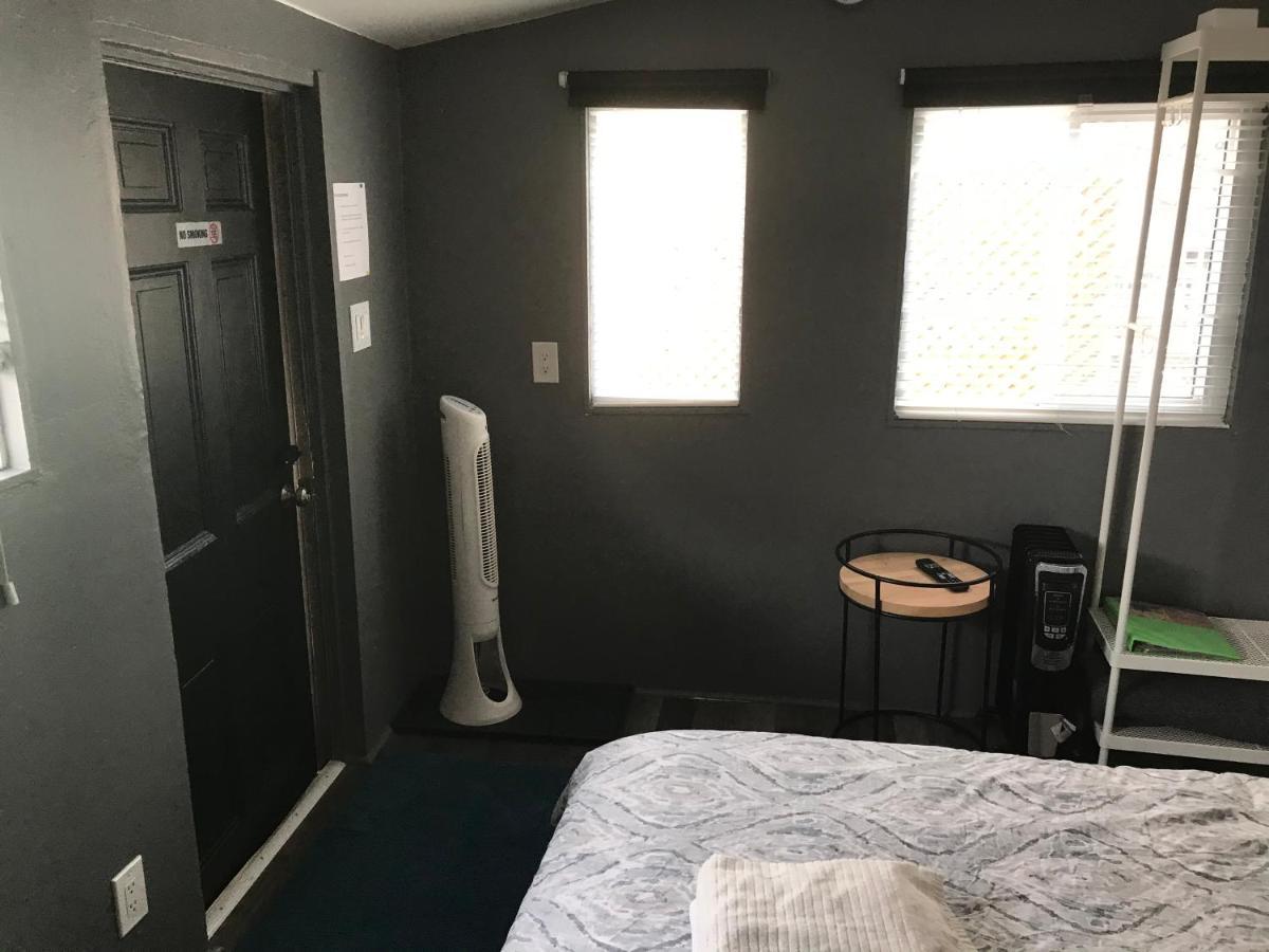 Love-Nest With Private Hot Tub Toronto Zewnętrze zdjęcie