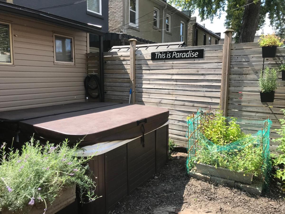 Love-Nest With Private Hot Tub Toronto Zewnętrze zdjęcie